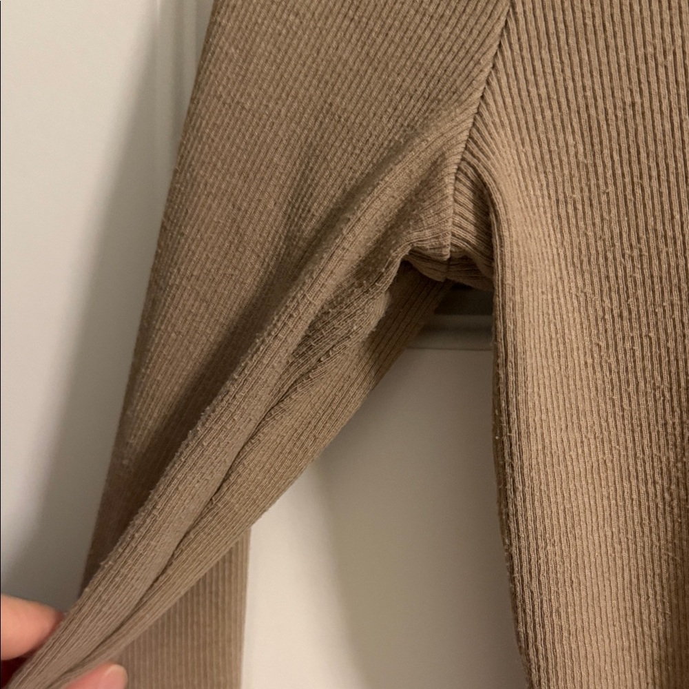 Abercrombie Women's Tan Long Sleeve Bodysuit - Picture 3 of 6